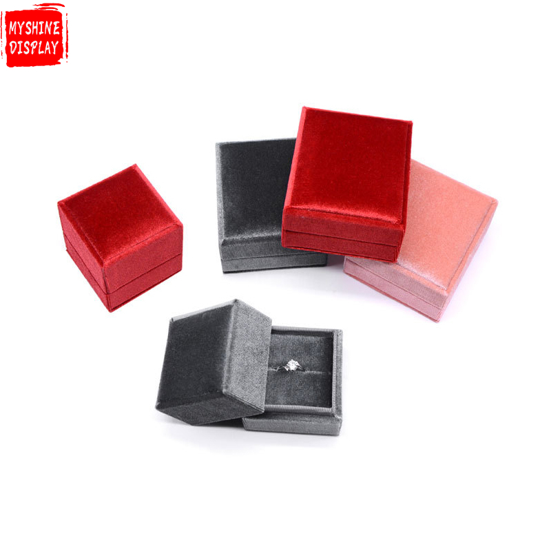 High-end velvet square jewelry box proposal ring jewelry box jewelry display ring box