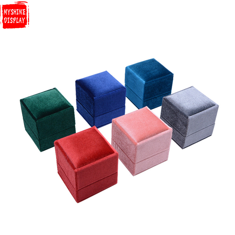 High-end velvet square jewelry box proposal ring jewelry box jewelry display ring box