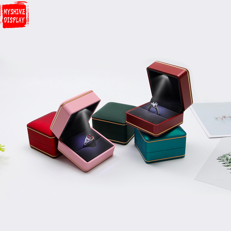 Jewelry Box with LED Light Proposal Ring Box Rubber Paint Phnom Pendant Ring Pendant Box Jewelry Box