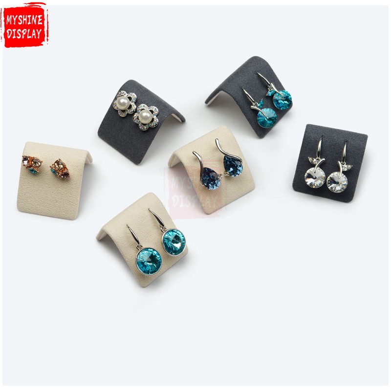 OEM Custom Luxury Big Jewelry Trays With Beige Gray Microfiber Insert For 49 Earrings Natural Wood Earring Display Tray