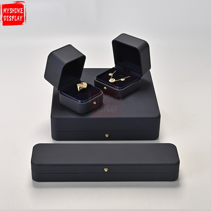 Custom logo leather jewelry packging box with gold button