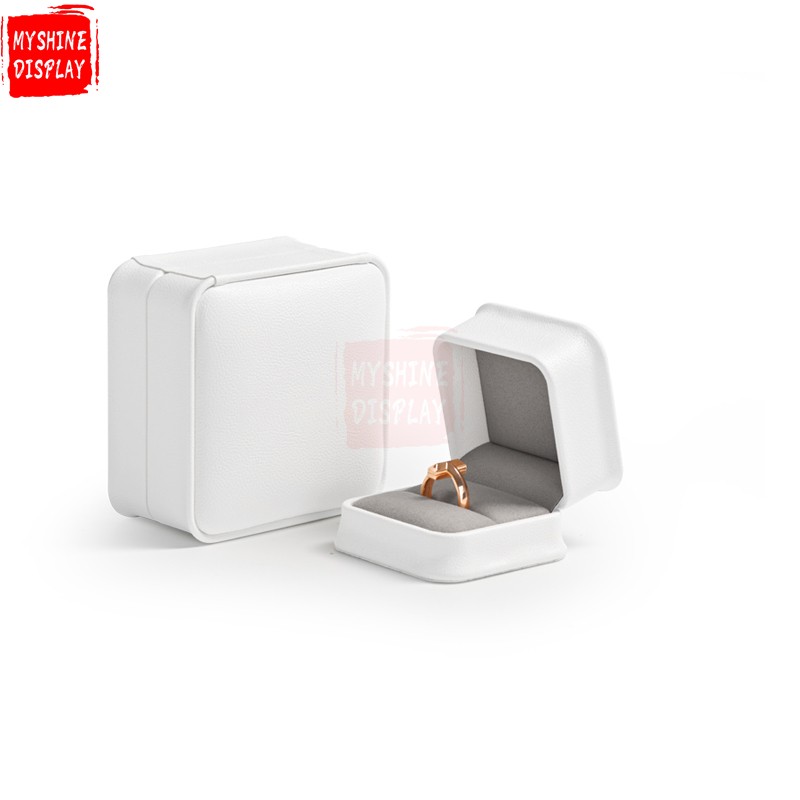 Custom white PU leather jewelry box with microfiber inside