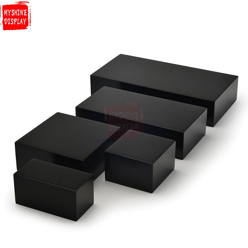 Custom Wooden Jewellery Exhibitor Organizer For Ring Necklace Bracelet Shop Counter Display Black Matte Finish Lacquer Square Jewelry Risers